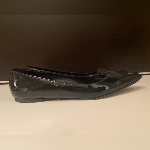Manolo Blahnik Black Patent Leather Elegant Bow Tie Flat Slip-on Shoes 38 - Picture 4 of 6